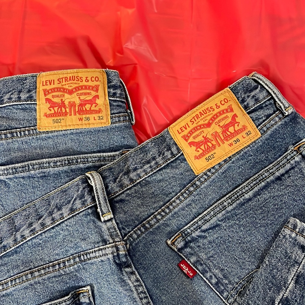 Levi’s 502 Jeans - Picture 4 of 4